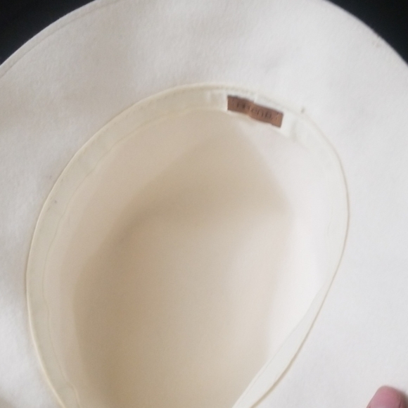 Hat - Picture 2 of 3